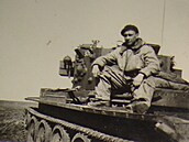 Jií Pavel jako velitel tanku.