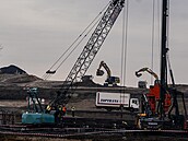 Stavba Praského okruhu mezi Bchovicemi a dálnicí D1. Zakládání tunelu Dube a...