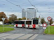 Autobusy PID mohou nov mohou jezdit po tramvajovém pásu stedem kiovatky na...