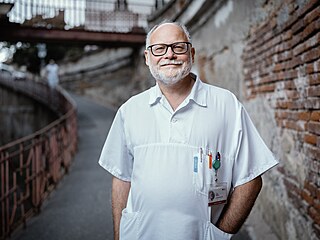 Tomá Vaeka. Internista a diabetolog s pesahem do gastroenterologie na IV....