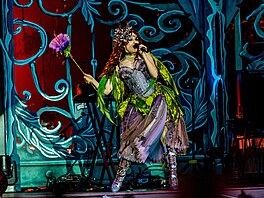 Za inspiraci po styl whimsigoth si m��ete vzít i zp�va�ku Chappell Roan