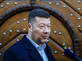 Zástupci hnutí ANO, SPD a Motorist, kteí jednají o sestavení nové vlády, u...