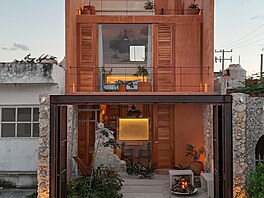 Architekti z TACO vyu�ili pro stavbu to, co se p�irozen� nabízelo. Nap�íklad...