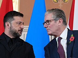 Koalice ochotných jednala o válce na Ukrajin�. Na snímku jsou ukrajinský...