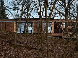 Tvarosloví pístavby navazuje na stávající dm.