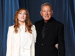 Bruce Springsteen a jeho man�elka Patti Scialfa na Academy Museum Gala v Los...