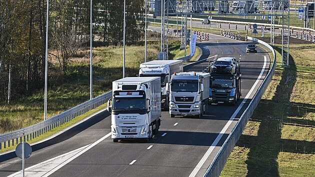 Prezidenti Polska a Litvy Karol Nawrocki a Gitanas Naus�da otev�eli zrekonstruovan� �sek d�lnice Via Baltica na polsko-litevsk�m pomez� v takzvan�m suvalsk�m koridoru. (20. ��jna 2025)