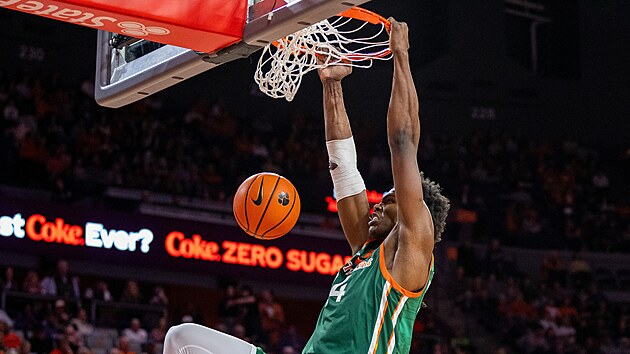 Sluneta yabancılara vurmadı, boşuna takviye arıyor