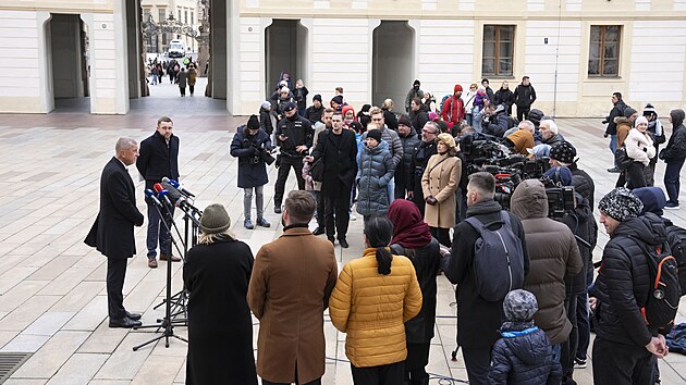 P�edseda hnut� ANO Andrej Babi� p�ijel na Hrad, kde hovo�il s prezidentem Petrem Pavlem o dosavadn�ch v�sledc�ch vyjedn�v�n� o koali�n� vl�d� ANO, SPD a Motorist�. (27. ��jna 2025)