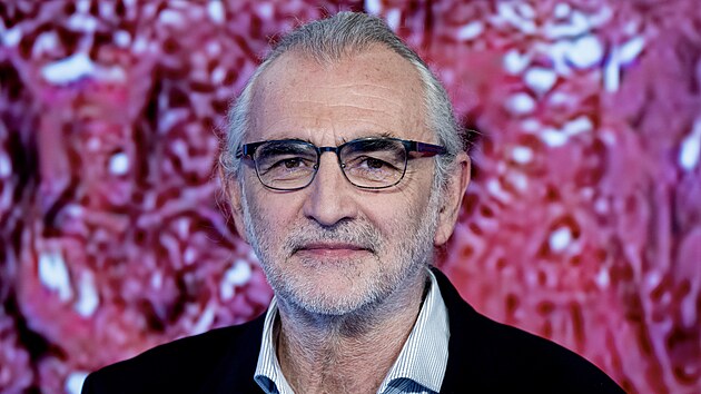 Hosty po�adu Rozst�el jsou prof. Ji�� Zima, prof. Ladislav Kri�toufek, st�vaj�c� rektorka UK  Milena Kr�l��kov�, prof. Franti�ek Zah�lka (na sn�mku) a prof. Martin Mihaljevi�.