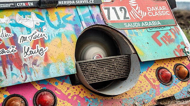 Citron 2CV Sahara 4x4 esk posdky Barbora Holick - Lucie Engov, kter s nm ve svm tmu Duckar jely Dakar Classic v roce 2025.