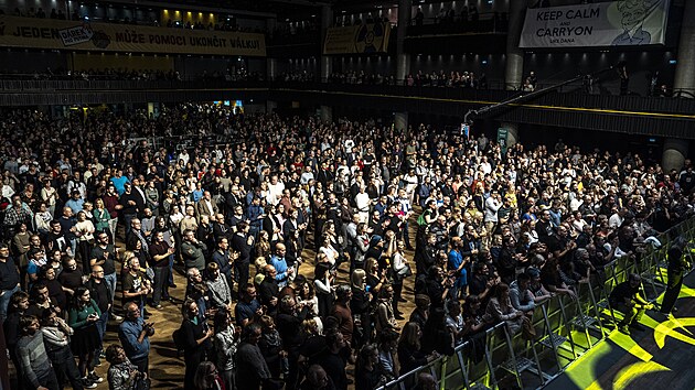 Vzpom�nkov� ve�er na Danu Dr�bovou ve Foru Karl�n. (23. ��jna 2025)