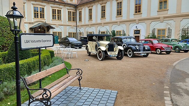 Prezentace se konala na zmku Loue, kde se psala historie automobilky. V roce 1907 se stal pedsedou sprvn rady zvodu Laurin & Klement tamn princ Erich Thurn-Taxis, kter byl i prvnm akcionem tohoto perspektivnho strojrenskho podniku.