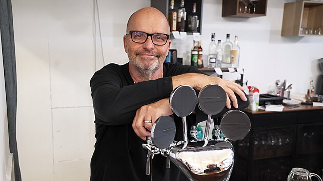 Ndran hospoda, to je pro fa Zdeka Pohlreicha nostalgie. M k nim vel vztah, protoe jeho tatnek roky foval ndrace v prask Hostivai.