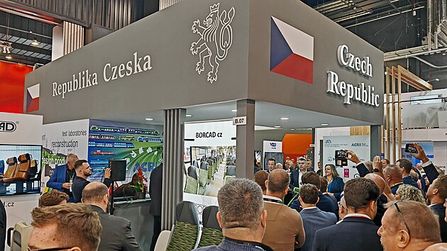 Z naten 152. dlu magaznu POZOR VLAK, veletrh TRAKO 2025