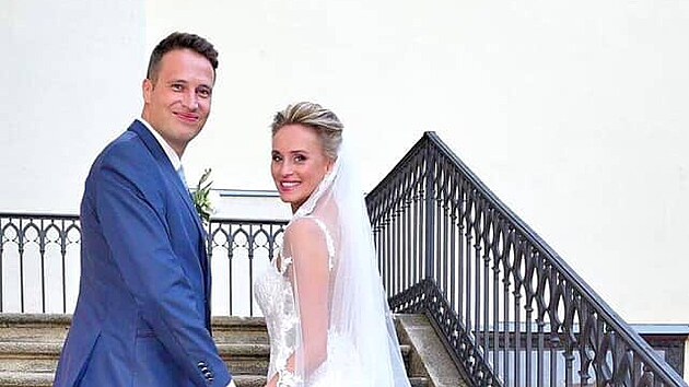 Martin Pavlica a Zuzana �t�panovsk� ve svatebn� den (2017)
