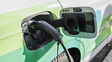 Brno má první nabíje�ku pro elektroauta ve sto�áru lampy. Pokud se projekt...