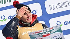 Ruský bec na lyích Alexandr Bolunov po závodech v Kirovsku (6. 4. 2025).