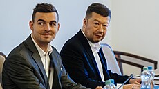 Zástupci hnutí ANO, SPD a Motorist, kteí jednají o sestavení nové vlády, u...