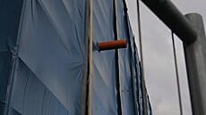 Z nitra kontaminované budovy vedou ventilátory s filtry, které zachytí 99,98 %...