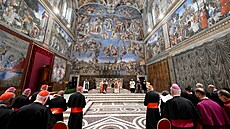Pape Lev XIV. vede v Sixtinské kapli spolenou modlitbu s britským králem...