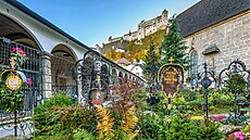 Hbitov sv. Petra je jedním z nejkrásnjích hbitov v Rakousku.