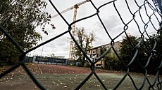 Tenisový klub TJ Karlín Tesla. V t�sné blízkosti stavby Libe�ského mostu a...