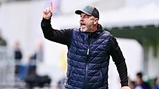 Teplický kou� Zdenko Fr�ala b�hem utkání proti Hradci Králové.