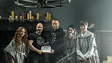 Snímek z natá�ení filmu Zrození alchymistky