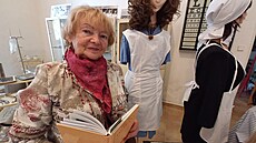 Olga Faladová stojí v muzeu, které vzniklo v historické jezuitské koleji.