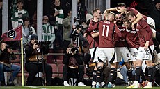 P�ed�asná radost spar�anských fotbalist� v zápase s Bohemians, gól Jakuba...