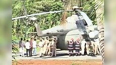 Vrtulník s Indockou prezidentkou se propadl betonem heliportu