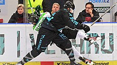 Zákrok u mantinelu v utkání Karlových Var� a Mladé Boleslavi.