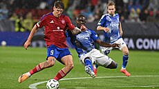 Momentka ze zápasu Konferen�ní ligy mezi Olomoucí a Rakówu �enstochová.