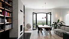 K vtím stavebním zásahm patila výmna oken. Pvodní plastová byla nahrazena...