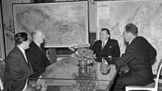 V den 30. výro�í vzniku �eskoslovenské republiky 28. �íjna 1948 p�ijímal...