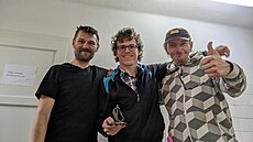 Za péi o lidi bez domova získal Heman nevajs (uprosted) v roce 2023...