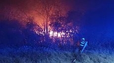 Po�ár vagonu osobního vlaku zastavil ráno provoz na trati mezi Nesovicemi a...