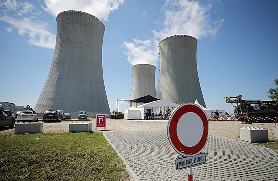 Celkem by se zde m�lo uskute�nit a� 300 vrt�, p�i�em� pr�zkum bude trvat asi...