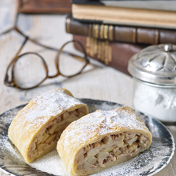 Jablkovo-skoicový závin s oechy