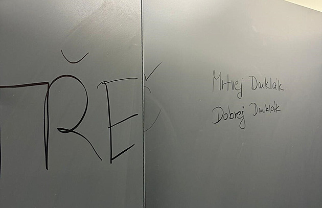 Další incident záhy po otevření jihlavské arény, fanoušci napadli člena ostrahy