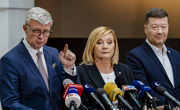 Budoucí opozici vadí, že vládní poslanci podepíší dodatek ke koaliční smlouvě