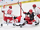 Hradec Králové - T�inec, závar p�ed brankou host�.