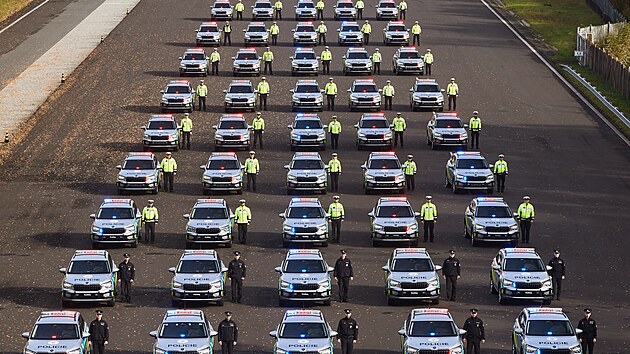 Vechny dodan vozy vychzej ze zkladn vbavy, ale jsou speciln upraveny. Motor 2.0 TSI s vkonem 195 kW a maximlnm toivm momentem 400 Nm pochz z verze Kodiaq RS a proti pedchdci poslila o 15 kW a 30 Nm.