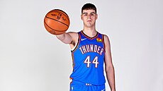 Nikola Topi� v dresu Oklahoma City Thunder.