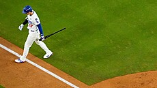 �ohei Ohtani zklaman� odchází ze h�i�t� v pátém utkání Sv�tové série.