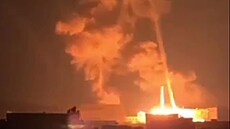 Útok novou ruskou raketou st�edního doletu Ore�nik na ukrajinské m�sto Dnipro...