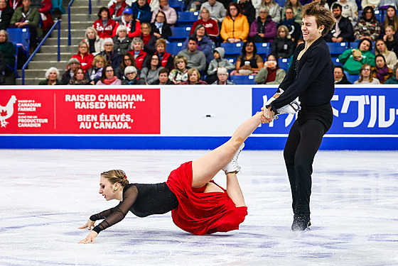Choreografický prvek volného tance Kate�iny a Daniela Mrázkových.