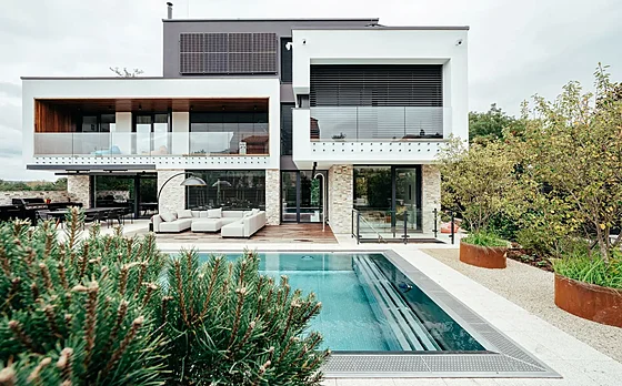 Dm je peliv promylený venku i uvnit. Návrh stavby je od brnnských...