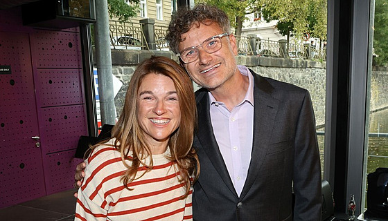 Martina Hartlová a Patrik Hartl. Kniha Man�elství se 14. �íjna 2025 k�tila v...